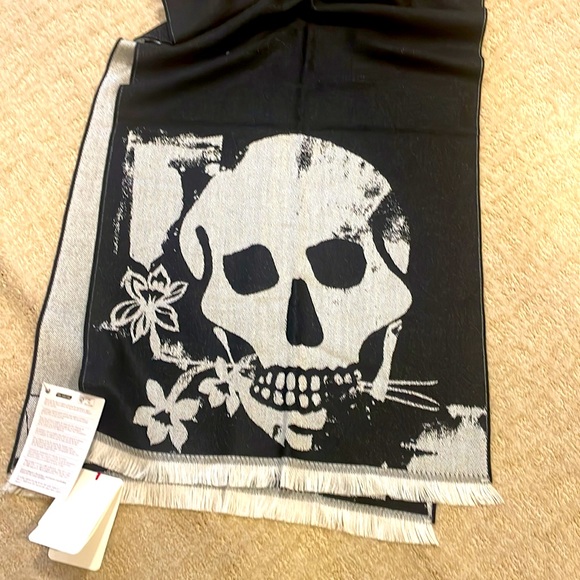 Alexander mcqueen scull scarf - Picture 6 of 6